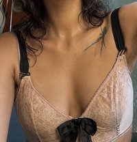 Dareen Online Services - Acompañantes transexual in Dubai