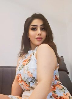 Dareen - escort in Dubai Photo 4 of 7