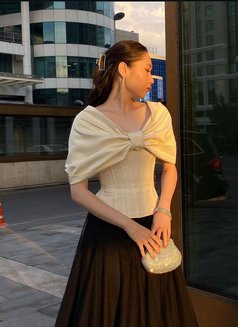 Daria - escort in Hong Kong Photo 11 of 19