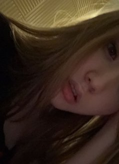 Daria - escort in Hong Kong Photo 13 of 19