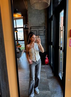 Daria - escort in Dubai Photo 2 of 12