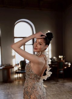 Daria - escort in Dubai Photo 18 of 27
