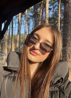 Daria - escort in Hong Kong Photo 2 of 15