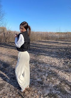 Daria - escort in Hong Kong Photo 4 of 15