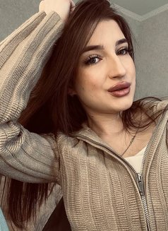 Daria - escort in Hong Kong Photo 13 of 15