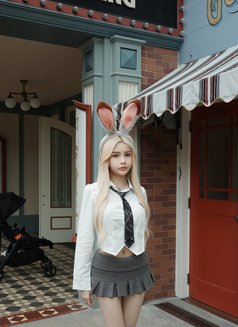 Daria young girl - puta in Bangkok Photo 5 of 9