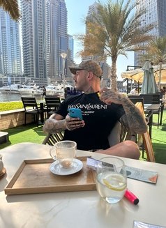 Darian Ink - Male escort in Dubai Photo 7 of 9