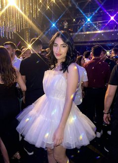 Darina - escort in Hong Kong Photo 4 of 6