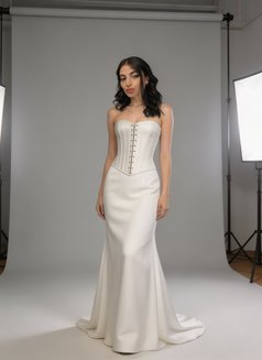 Darina - escort in Hong Kong Photo 5 of 6