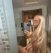 Darina - escort in Paris