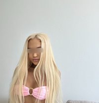 Darina - escort in Paris