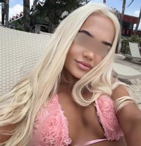 Darina - escort in Paris