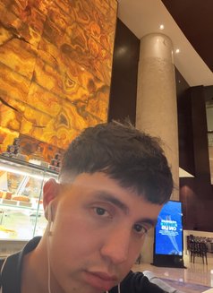Dario - Male escort in Dubai Photo 4 of 6
