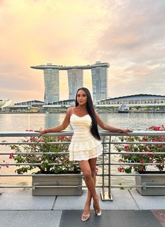 ULTIMATE LOT CUM QUEEN - Transsexual escort in Singapore Photo 9 of 11