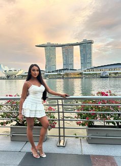 ULTIMATE LOT CUM QUEEN - Transsexual escort in Singapore Photo 10 of 11