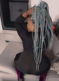 Dark$hun - masseuse in Cape Town Photo 2 of 2