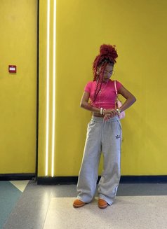 Dark - escort in Nairobi Photo 4 of 8