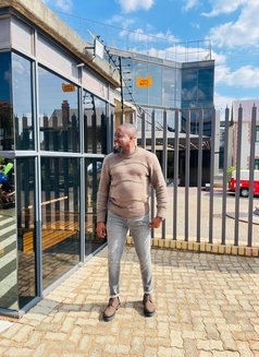 Dark knight - Male escort in Johannesburg Photo 4 of 5