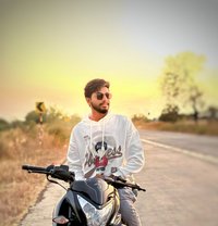 Dark Night - Acompañantes masculino in Pune
