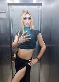 Dark Rose - Transsexual escort in Dubai Photo 4 of 5