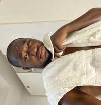 Dark Snow - Acompañantes masculino in Accra