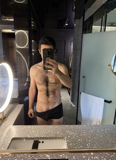 Dark Warrior - Male escort in Shenzhen Photo 2 of 3