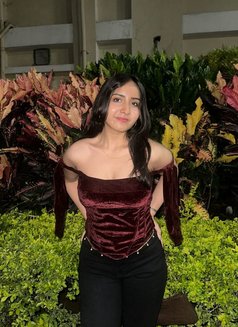 Darmita - puta in Kolkata Photo 1 of 3