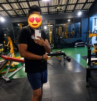 Darren - Male adult performer in Colombo