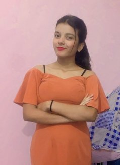 Sakshi - puta in New Delhi Photo 2 of 3