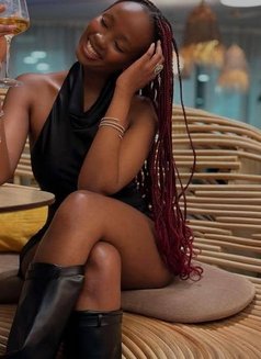 Darsy African Escort - puta in Noida Photo 1 of 5