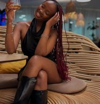 Darsy African Escort - puta in Noida Photo 1 of 5
