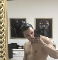 Darwin - Male escort in Dubai