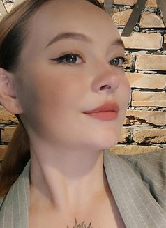 Darya 18y, Teen Babe - escort in Dubai Photo 1 of 9