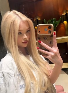 Daryna Hot - escort in Tokyo Photo 3 of 8