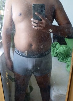 Dash - Male escort in Colombo Photo 2 of 4