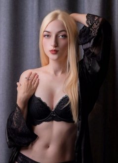 Dasha - escort in Al Manama Photo 5 of 12