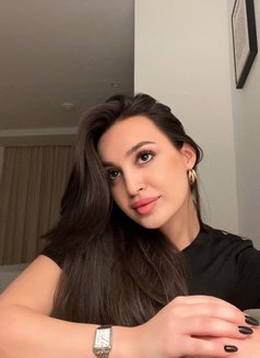 Dasha - escort in Doha Photo 2 of 10