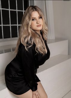 Dasha - escort in Bangkok Photo 1 of 7