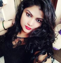 Dashing Neha flowers - adult performer in New Delhi