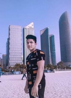 Davayan - masseur in Doha Photo 2 of 3