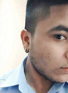 Davayan - masseur in Doha Photo 3 of 3