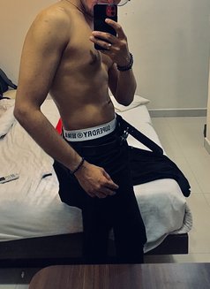 Davd - Male escort in Al Manama Photo 1 of 7