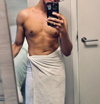 Davd - Male escort in Al Manama