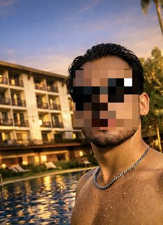 Davd - Male escort in Al Manama Photo 4 of 7
