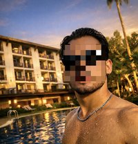 Davd - Male escort in Al Manama