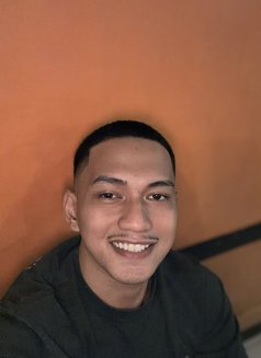 Dave - Male escort in Manila Photo 9 of 16