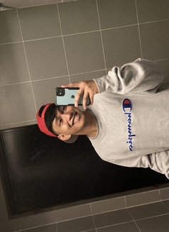 Dave - Male escort in Manila Photo 13 of 16