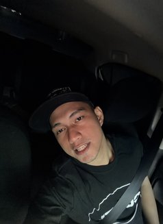 Dave - Male escort in Manila Photo 5 of 6