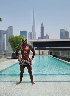 Dave Hot Top - Acompañantes masculino in Dubai Photo 2 of 5