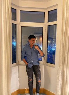 Dave Rsatile - Male escort in Muscat Photo 2 of 6